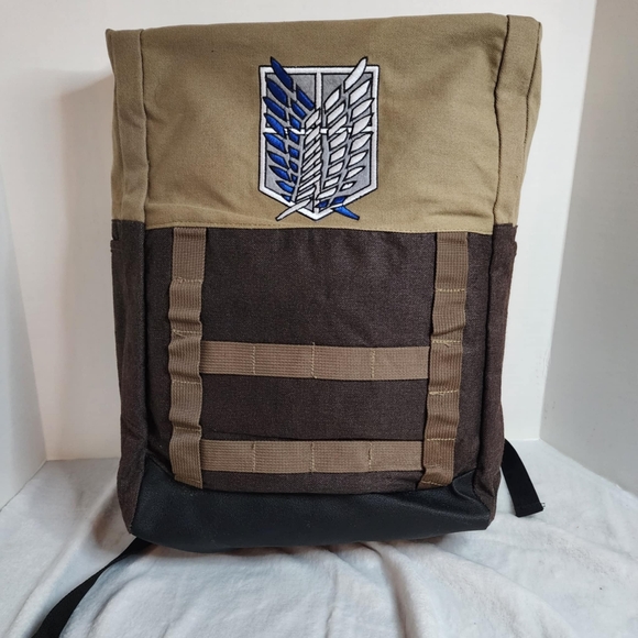 Attack on Titan laptop backpack - Picture 2 of 13